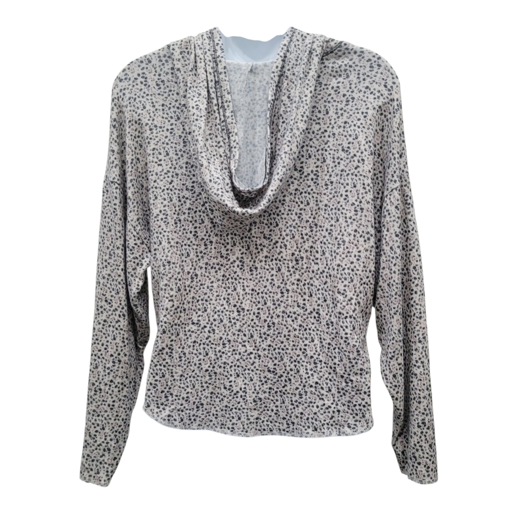 2/$20 Urban Romantics Grey & Pink Hoodie Top Blouse Size: M - Picture 4 of 7